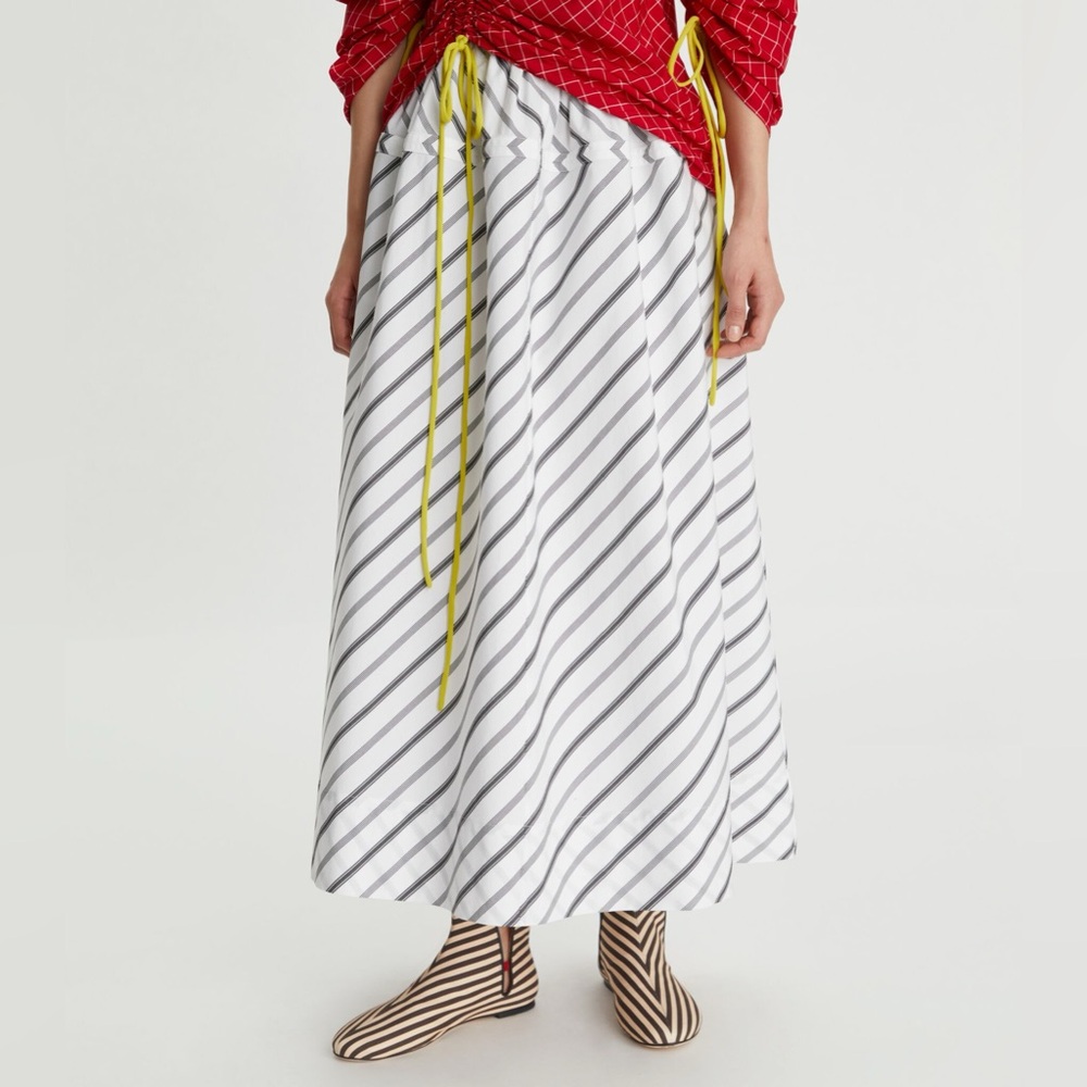 VARIEGATED STRIPE
POPLIN SKIRT
BLACK/WHITE